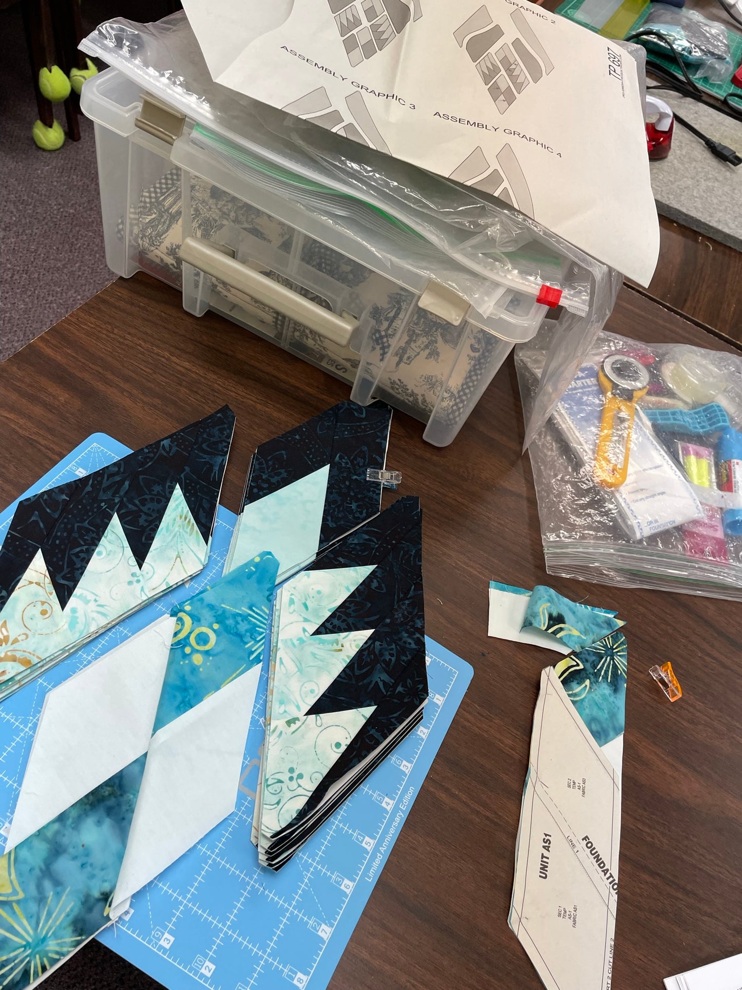Paper Piecing Class with Kim – Cary Quilting Company